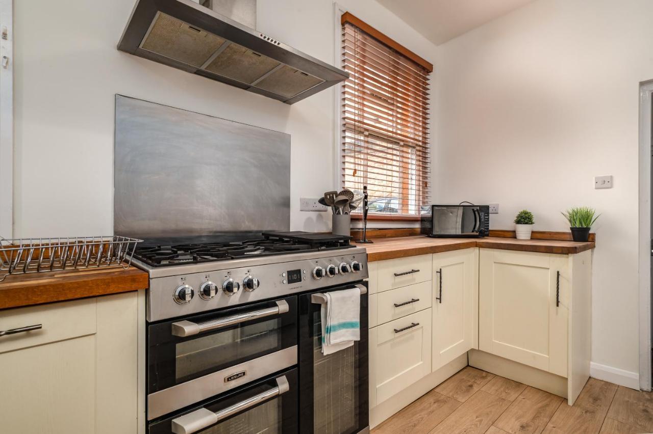 Spacious Contractor House For Large Groups - Private Parking Northampton Exterior foto