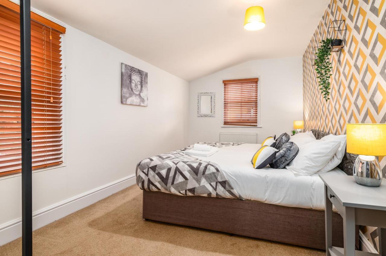 Spacious Contractor House For Large Groups - Private Parking Northampton Exterior foto
